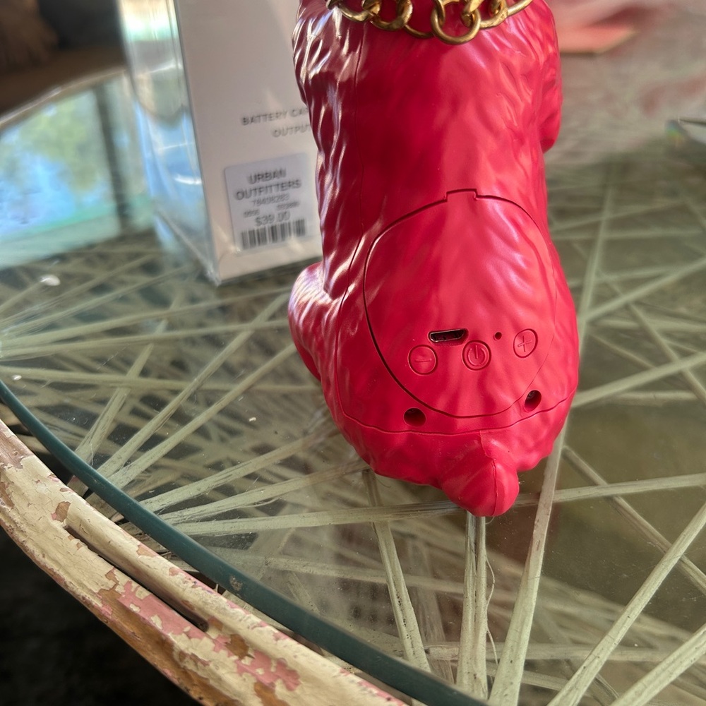 Juicy Couture x Urban Outfitters Pink Dog Bluetooth Speaker - Picture 12 of 13